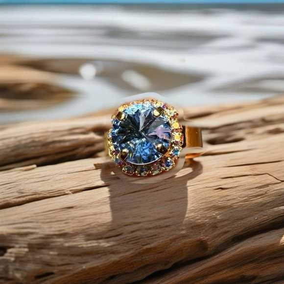 Handcrafted ring made with light sapphire Swarovski crystal size adjustable - Picture 2 of 6